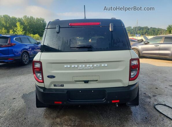 3FMCR9C62RRE04935 2024 FORD BRONCO Кремовый Вид сзади