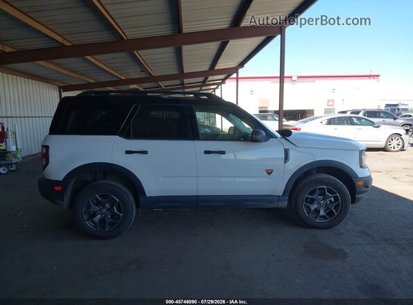 3FMCR9D9XMRA62782 2021 FORD BRONCO SPORT White Widok wnętrza z tyłu