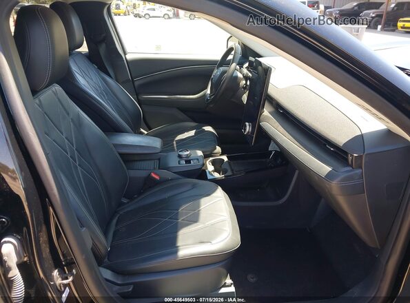 3FMTK1R44RMA14444 2024 FORD MUSTANG MACH-E Black Front interior view