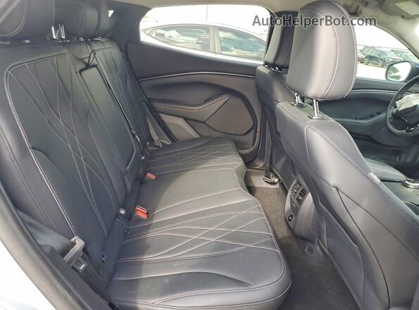 3FMTK1R4XRMA15565 2024 FORD MUSTANG Gray Rear interior view