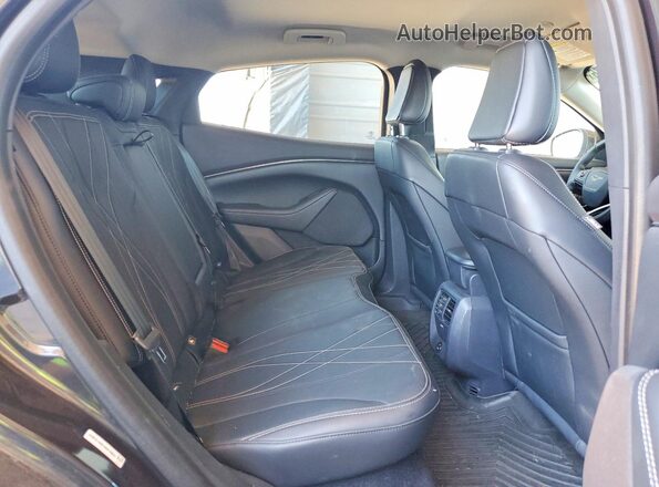 3FMTK1RM1NMA18042 2022 FORD MUSTANG Gray Widok wnętrza z tyłu