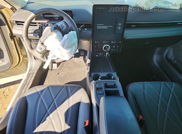 3FMTK1S5XSMA00766 2025 FORD MUSTANG Желто-коричневый Вид панели приборов