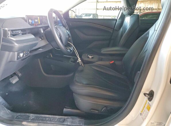 3FMTK1SS9NMA13437 2022 FORD MUSTANG White წინა სალონის ხედი