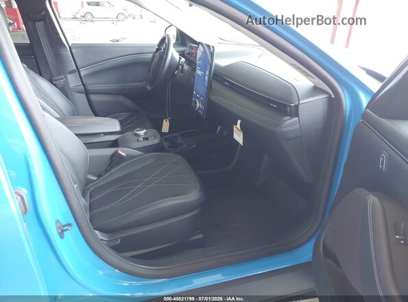 3FMTK1SU5RMA22546 2024 FORD MUSTANG MACH-E Blue Front interior view