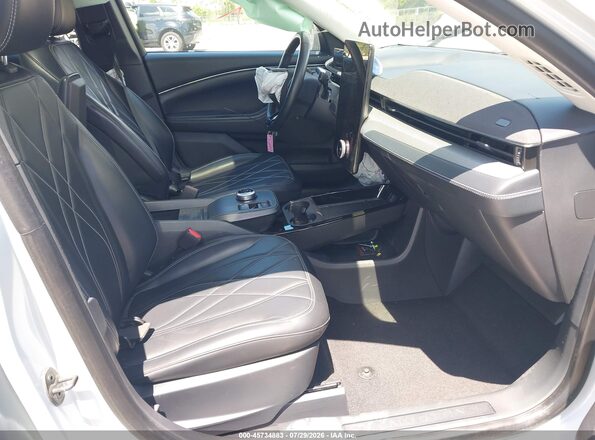 3FMTK2R71MMA44204 2021 FORD MUSTANG MACH-E Silver Вид салону спереду