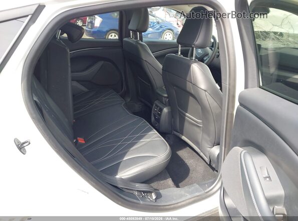 3FMTK2R73MMA36492 2021 FORD MUSTANG MACH-E White VIN კოდის სტიკერის ხედი