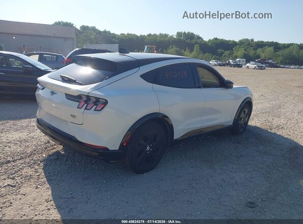 3FMTK2R78MMA30137 2021 FORD MUSTANG MACH-E Белый Задняя правая четверть
