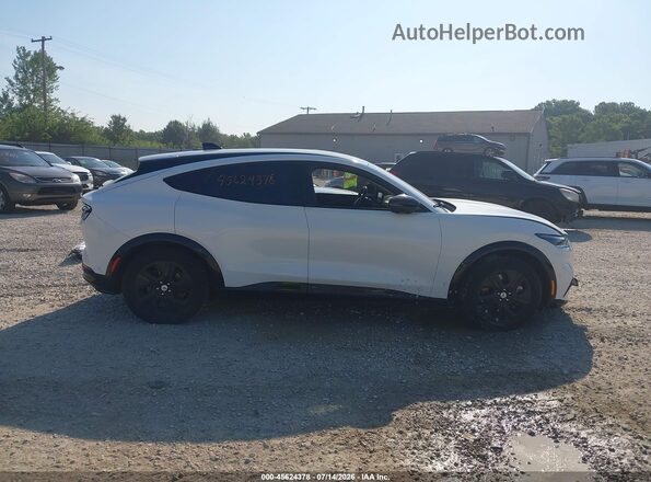 3FMTK2R78MMA30137 2021 FORD MUSTANG MACH-E Белый Панорамный вид салона 360°
