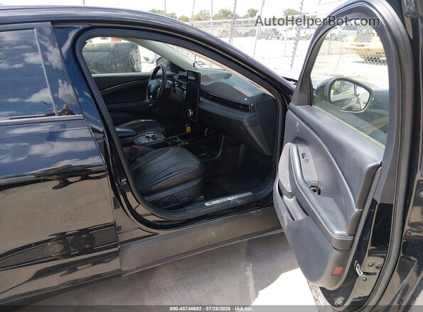 3FMTK3R72MMA03120 2021 FORD MUSTANG MACH-E Black Widok wnętrza z przodu