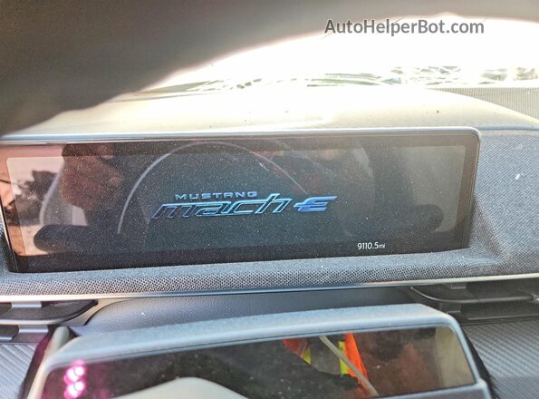 3FMTK3R72SMA10842 2025 FORD MUSTANG White ხელსაწყოთა პანელის ხედი