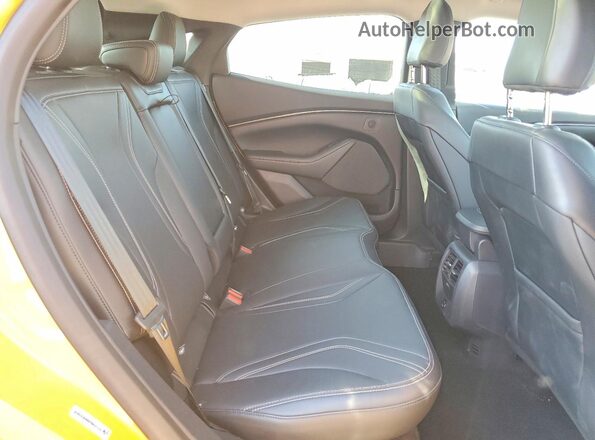 3FMTK3RM8PMA31725 2023 FORD MUSTANG Yellow Vista interior trasera