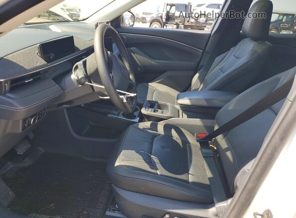 3FMTK3SU2SMA02157 2025 FORD MUSTANG Белый Вид салона спереди