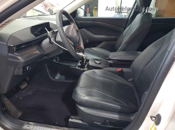 3FMTK3SU6PMA66872 2023 FORD MUSTANG White Вид салону спереду
