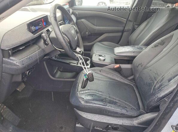 3FMTK3SU6RMA14936 2024 FORD MUSTANG Белый Вид салона спереди