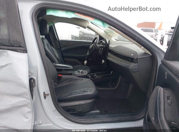 3FMTK3SU7RMA38517 2024 FORD MUSTANG MACH-E Gray Front interior view