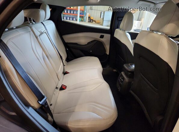 3FMTK3SUXMMA38875 2021 FORD MACH Синий Вид задних сидений
