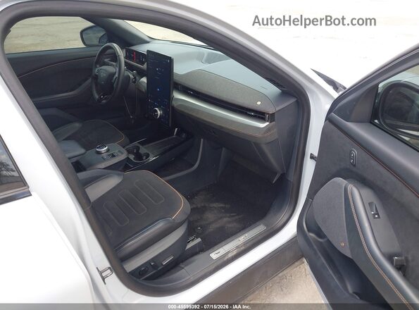 3FMTK4SE9MME04145 2021 FORD MUSTANG MACH-E White წინა სალონის ხედი