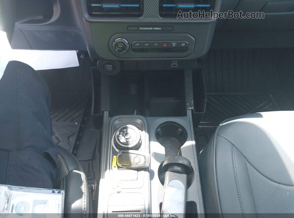 3FTCW8TA9SRB56250 2025 FORD MAVERICK Белый Вид панели приборов
