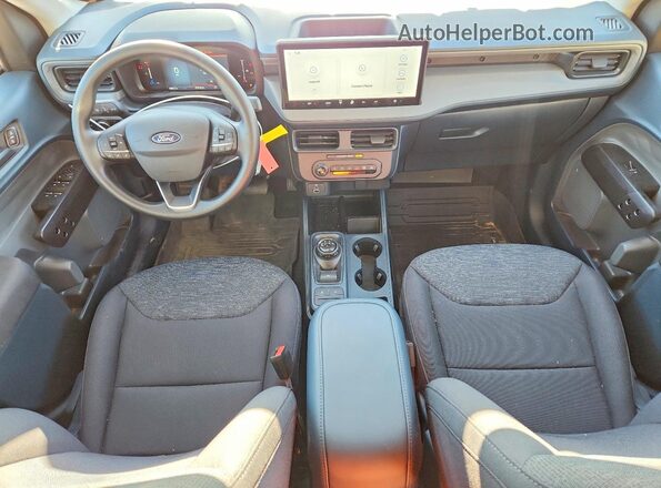 3FTTW8BA7TRA23151 2026 FORD MAVERICK White Vista del salpicadero