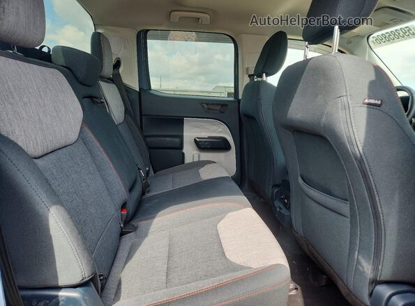 3FTTW8H32RRA06646 2024 FORD MAVERICK Blue Vista de los asientos traseros
