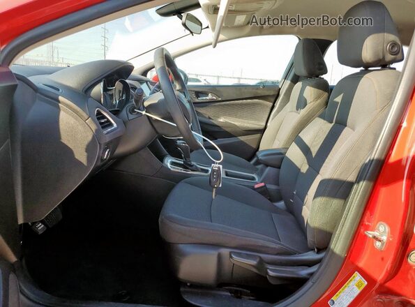 3G1BC5SM0HS553581 2017 CHEVROLET CRUZE Red Widok wnętrza z przodu