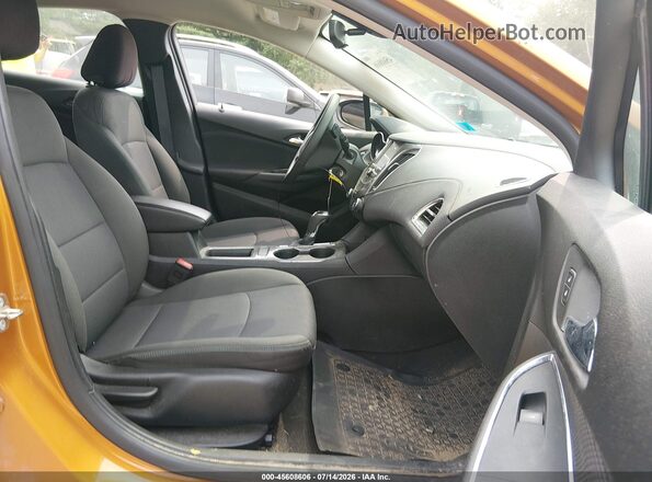 3G1BE6SM0HS562443 2017 CHEVROLET CRUZE Orange Вид салону спереду