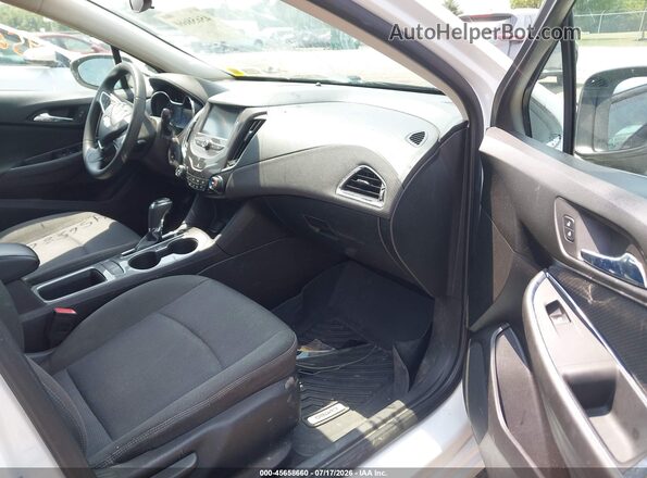 3G1BE6SM0JS641293 2018 CHEVROLET CRUZE White Front interior view