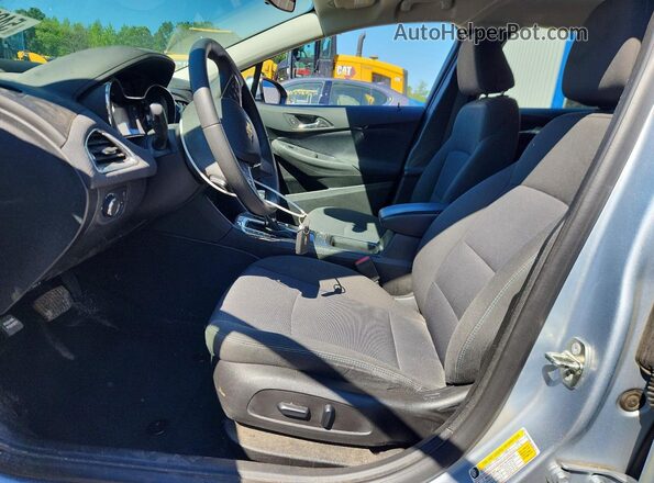3G1BE6SM1JS556172 2018 CHEVROLET CRUZE Silver Front interior view