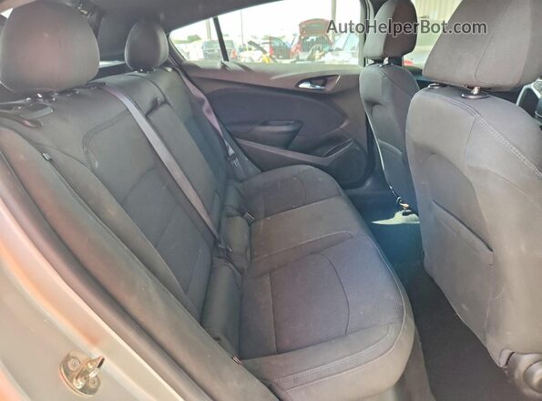 3G1BE6SM4HS574644 2017 CHEVROLET CRUZE Silver Vista de los asientos traseros