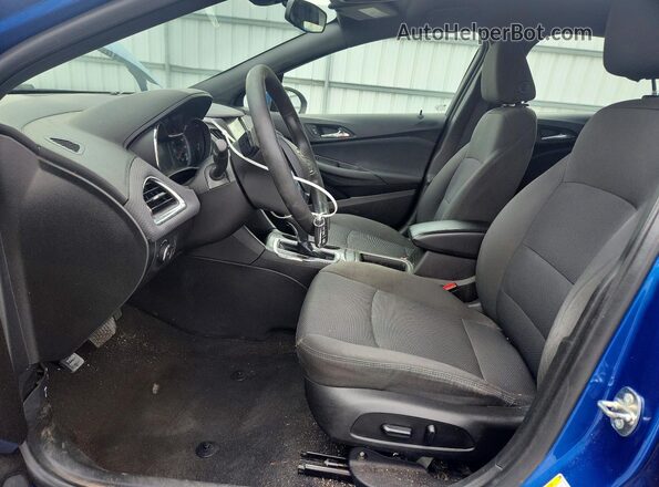 3G1BE6SM4JS652197 2018 CHEVROLET CRUZE Blue Front interior view