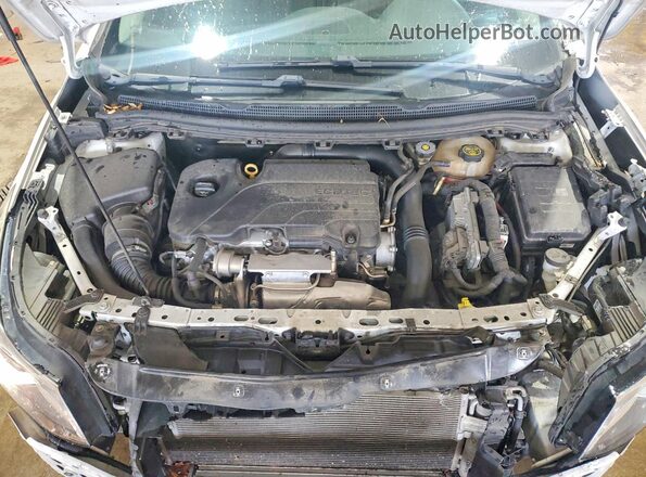 3G1BE6SM5JS623727 2018 CHEVROLET CRUZE White Rear interior view