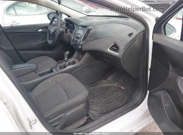 3G1BE6SM6JS587790 2018 CHEVROLET CRUZE White Front interior view