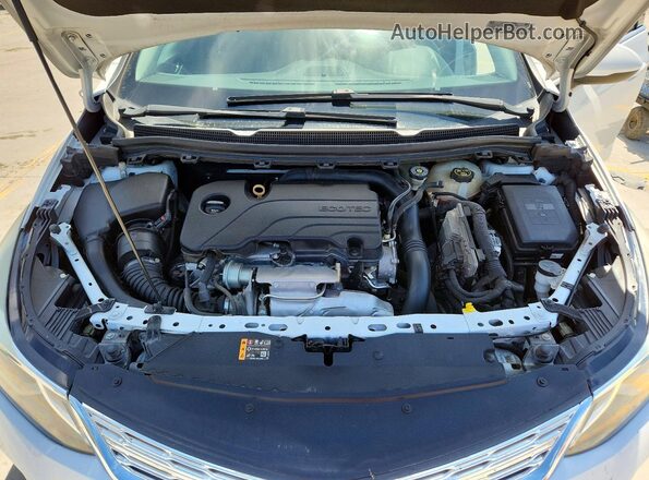 3G1BE6SM6JS611702 2018 CHEVROLET CRUZE White Rear interior view