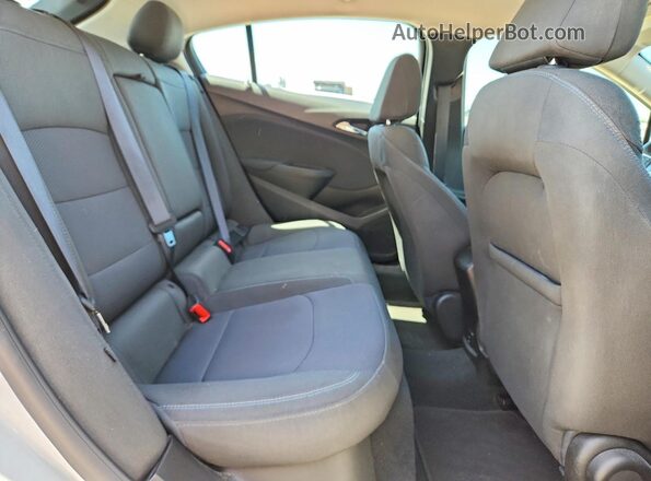 3G1BE6SM6JS611702 2018 CHEVROLET CRUZE White Rear seats view