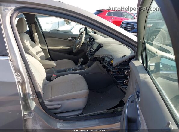 3G1BE6SM7HS533103 2017 CHEVROLET CRUZE Золотой Вид салона спереди