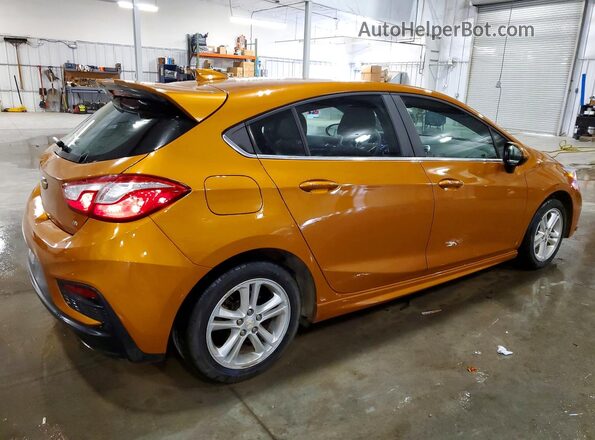 3G1BE6SM7HS575738 2017 CHEVROLET CRUZE Оранжевый Задняя правая четверть