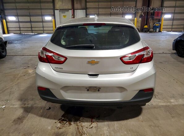 3G1BE6SM7JS630744 2018 CHEVROLET CRUZE Серый Вид сзади