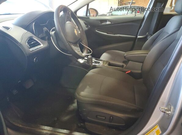 3G1BE6SM7JS640013 2018 CHEVROLET CRUZE Silver Front interior view