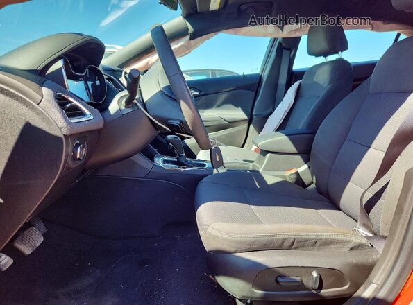 3G1BE6SM8JS651537 2018 CHEVROLET CRUZE Red Front interior view