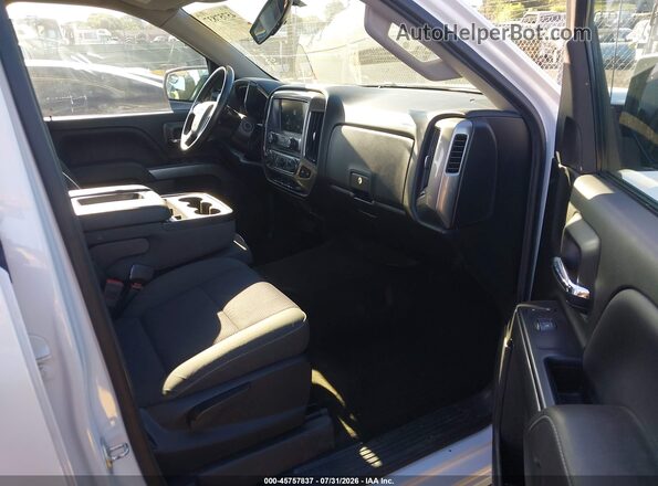 3GCPCREC2JG240581 2018 CHEVROLET SILVERADO Белый Вид салона спереди