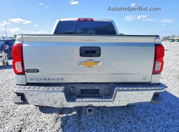 3GCPCRECXJG124934 2018 CHEVROLET SILVERADO Silver Вид ззаду