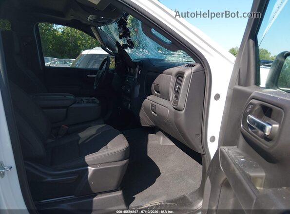 3GCPKBEK1TG171063 2026 CHEVROLET SILVERADO White Widok wnętrza z przodu