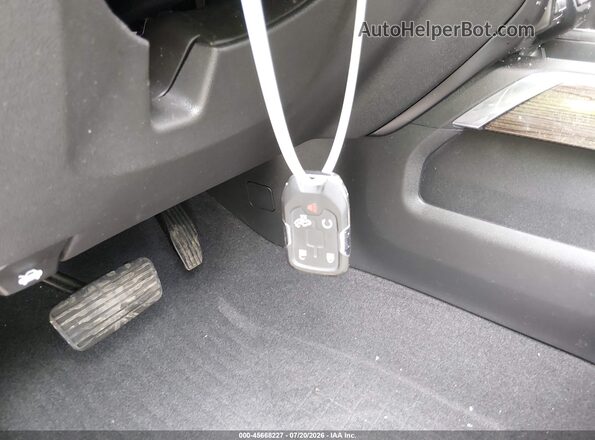 3GCPYFEDXLG100337 2020 CHEVROLET SILVERADO Черный Вид панели приборов