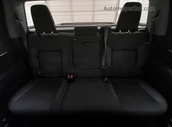 3GCUDDE84PG131109 2023 CHEVROLET SILVERADO Темно-бордовый Вид задних сидений