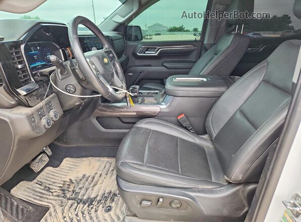 3GCUDGET9NG533887 2022 CHEVROLET SILVERADO White Front interior view