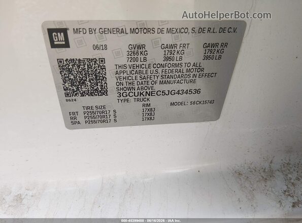 3GCUKNEC5JG434536 2018 CHEVROLET SILVERADO White Vista del compartimento del motor