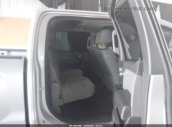 3GCUKNEH8JG186830 2018 CHEVROLET SILVERADO Silver VIN կոդի պիտակի տեսք