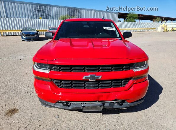 3GCUKPEC7JG635060 2018 CHEVROLET SILVERADO Red Widok z przodu