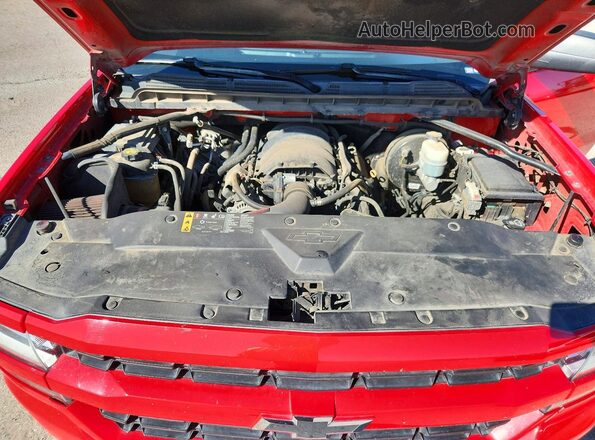 3GCUKPEC7JG635060 2018 CHEVROLET SILVERADO Red Widok wnętrza z tyłu