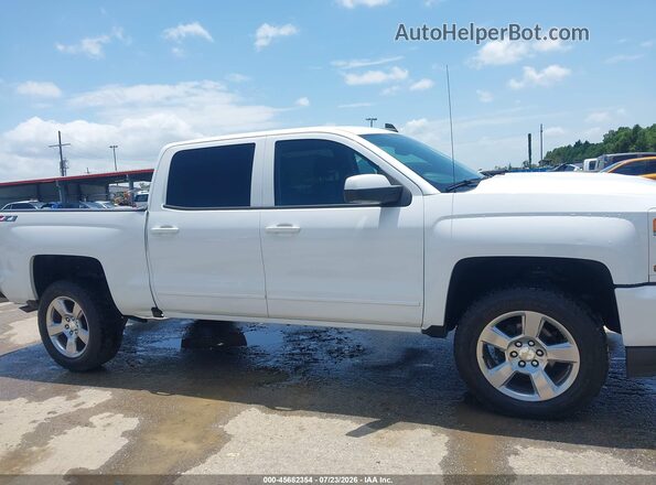 3GCUKREC1JG537752 2018 CHEVROLET SILVERADO White Rear interior view